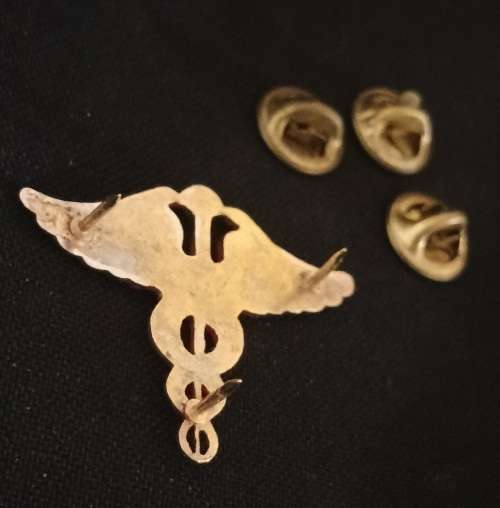 South Africa (SADF) Medical Doctor Qualification Badge Bi-Metal               F41