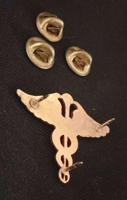 South Africa (SADF) Medical Doctor Qualification Badge Bi-Metal       F42