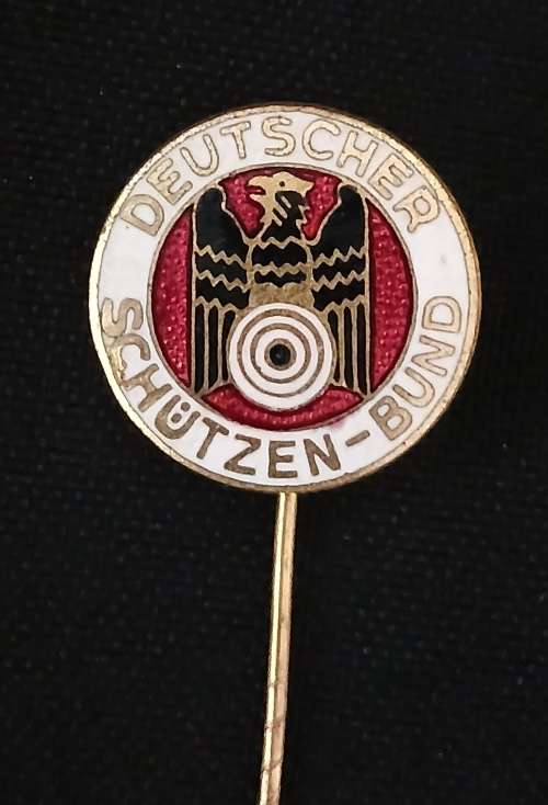 KEUTSCHER SCHUZZEN - BUND (DSB) SPORT SHOOTING and ARCHERS  PIN BADGE                M6