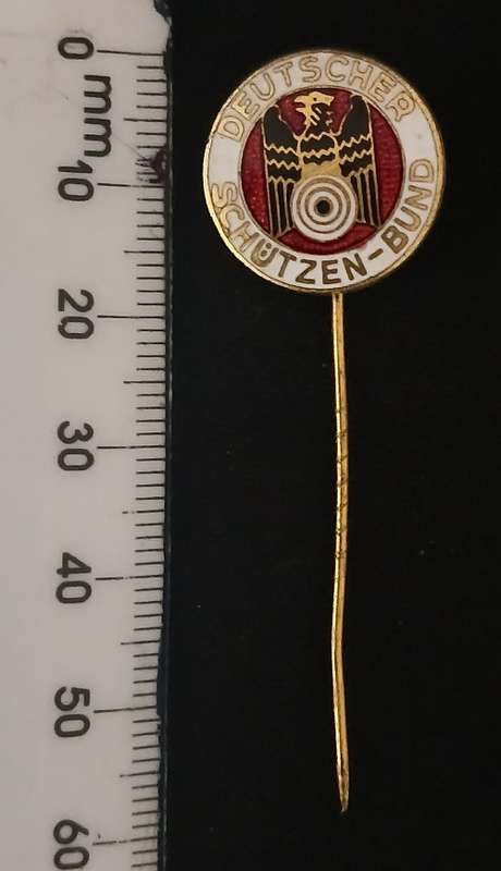 KEUTSCHER SCHUZZEN - BUND (DSB) SPORT SHOOTING and ARCHERS  PIN BADGE                M6