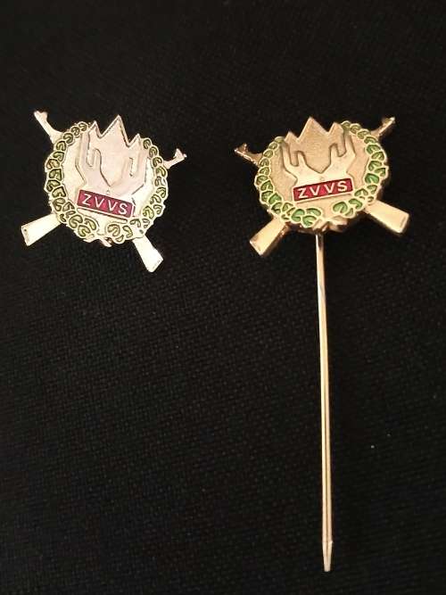 ZVVS SLOVENIJO GOLD HANDS PIN And LAPEL Badges      ` RARE FIND `                      M23