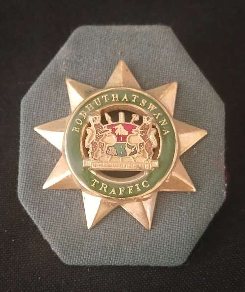 BOPHUTHATSWANA TRAFFIC CAP BADGE                          F57