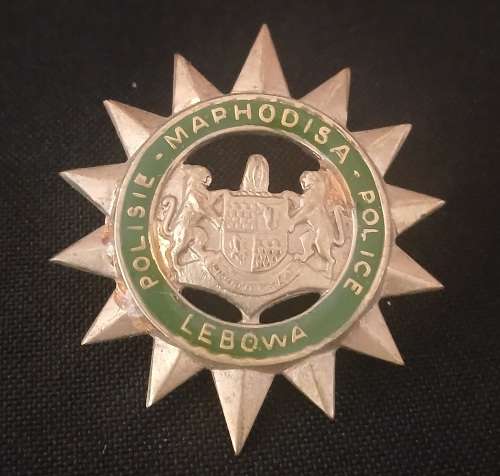LEBOWA POLICE  CAP BADGE                   F59