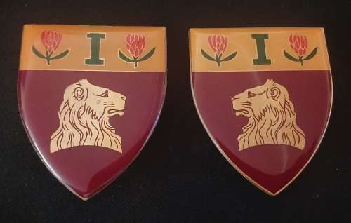 SADF 1 REGIMENT DE LA REY Shoulder Flashes    ( Note Pins Of ONE Flash Repaired )                H10