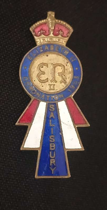 Coronation Of Queen Elizabet II 1953 SALISBURY SOUVENIR Badge                              M32