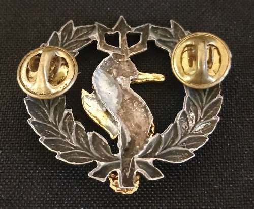 Scarce Sa Navy Independent Ships & Air Sea Rescue flotilla badge   Size: 40 x 40mm    F80