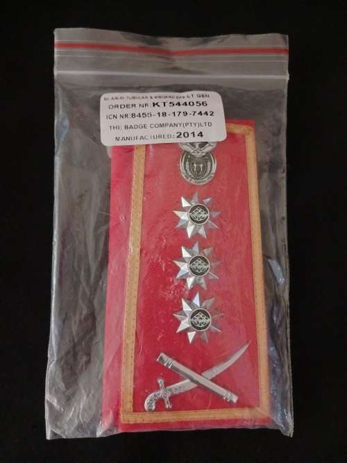 SA ARMY LEUTENANT  GENERAL (Lt Gen) SHOULDER BOARDS -- In Original Packaging              No.8