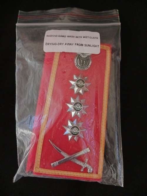 SA ARMY LEUTENANT  GENERAL (Lt Gen) SHOULDER BOARDS -- In Original Packaging              No.8