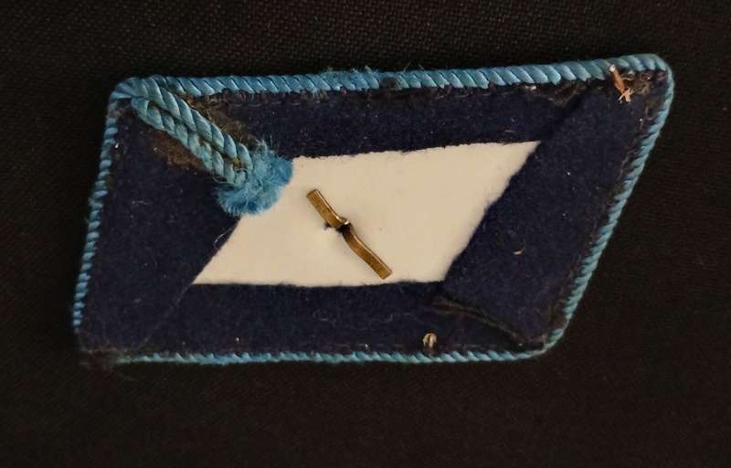 German Army Blue Collar Tabs with Pips - Lot of 1 - F140