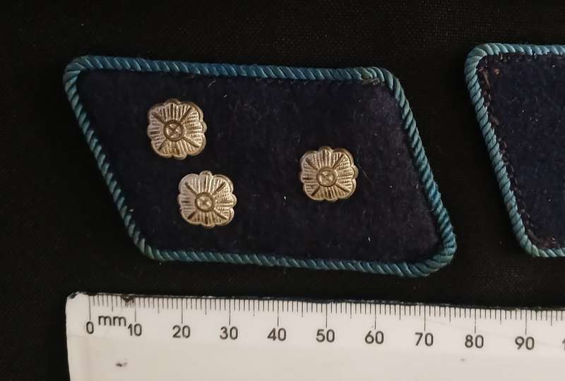 German Army Blue Collar Tabs with Pips - Lot of 1 - F140