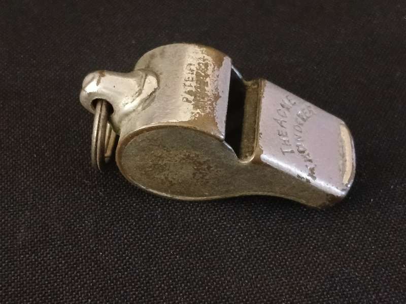 VINTAGE THE ARME THUNDERER POLICE WHISTLE ( Patent 213487/24  Made In ENGLAND        F156
