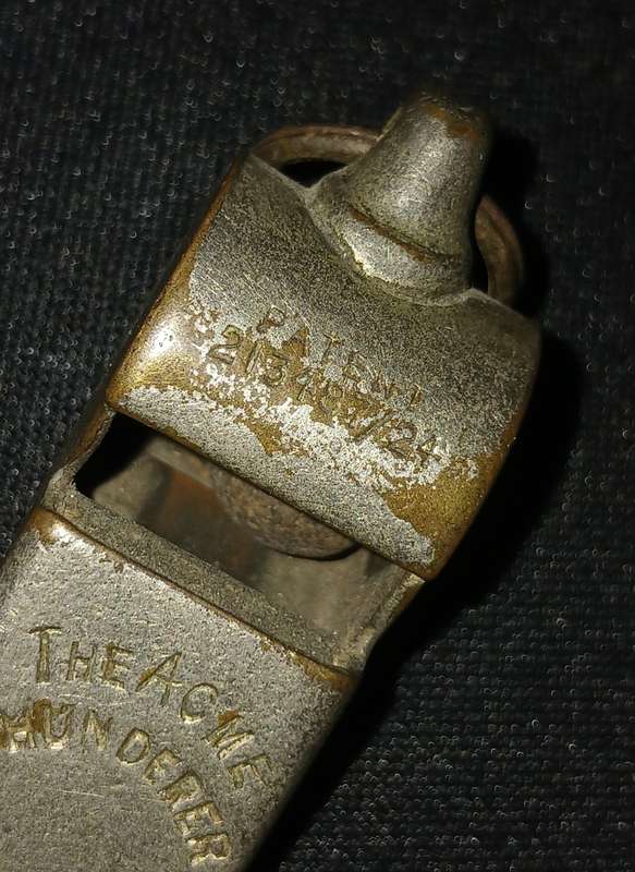 VINTAGE THE ARME THUNDERER POLICE WHISTLE ( Patent 213487/24  Made In ENGLAND        F156