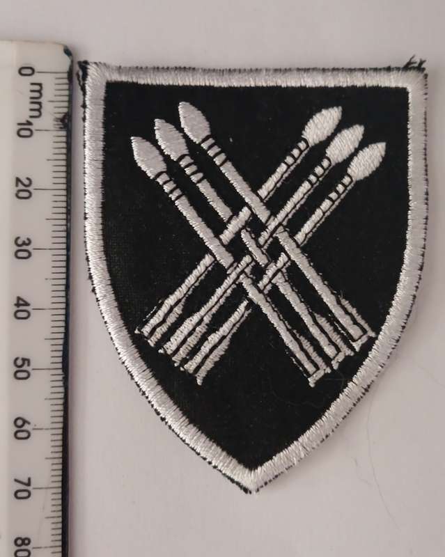 32 Battalion cloth patch               F173