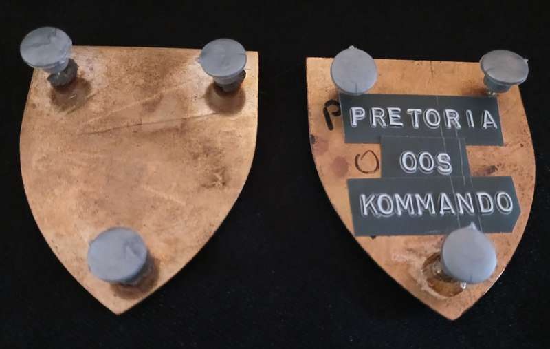 SADF PRETORIA EAST COMMANDO SHOULDER FLASHES   ( Note One Pin Repaired )             H27