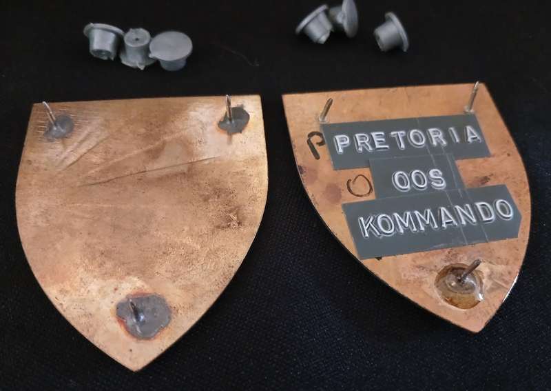 SADF PRETORIA EAST COMMANDO SHOULDER FLASHES   ( Note One Pin Repaired )             H27