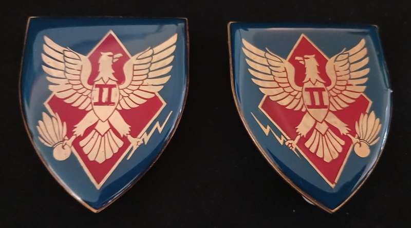 SADF 2 LOCATING REGIMENT SHOULDER FLAHSES                   H31