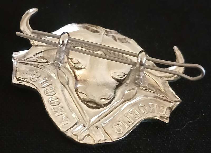 32 BATTALION CHROMED BERET BADGE                F187