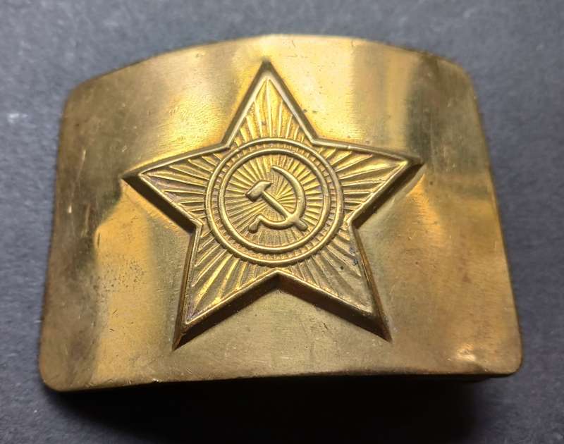 SOVIET RUSSIAN MILITARY SOLDIET ARMY  BELT BUCKLE                     F189