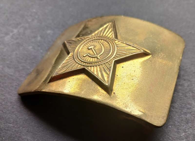 SOVIET RUSSIAN MILITARY SOLDIET ARMY  BELT BUCKLE                     F189