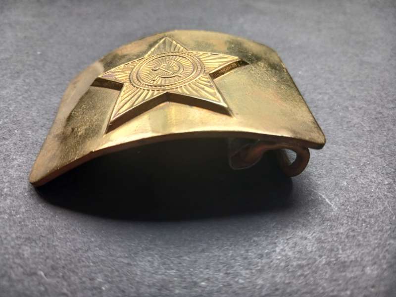 SOVIET RUSSIAN MILITARY SOLDIET ARMY  BELT BUCKLE                     F189