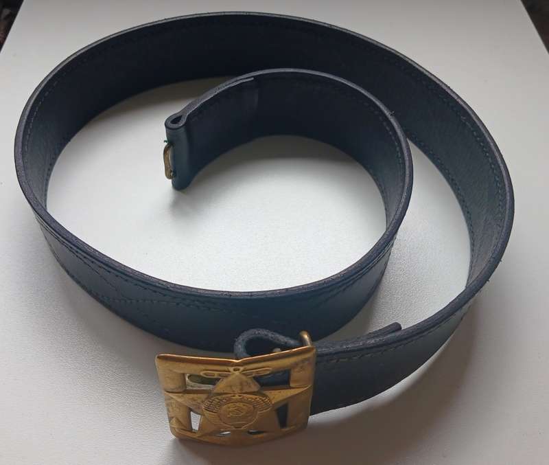 World War  SOVIET RUSSIAN NAVY  BELT AND BELT BUCKLE  ( BELT HAS A MAKERS MARK )         F191