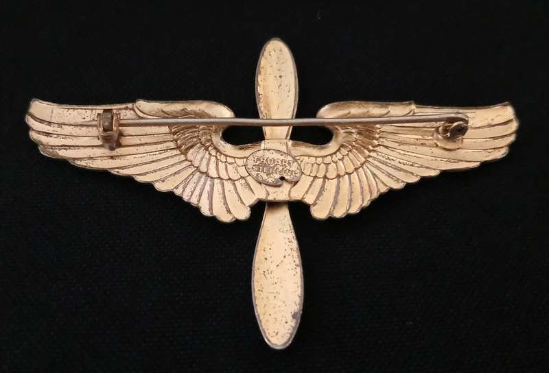 WW2 ARMY AIR FORCE AVIATION CADET CAP BADGE ( TRUART STERLING )    F195