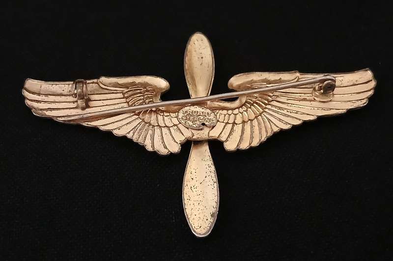 WW2 ARMY AIR FORCE AVIATION CADET CAP BADGE ( TRUART STERLING )    F195