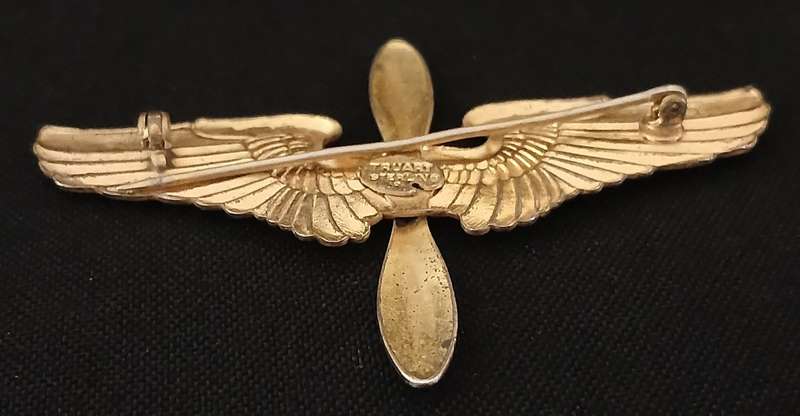 WW2 ARMY AIR FORCE AVIATION CADET CAP BADGE ( TRUART STERLING )    F195