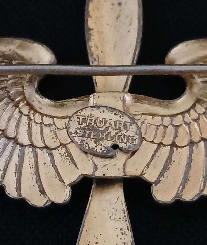 WW2 ARMY AIR FORCE AVIATION CADET CAP BADGE ( TRUART STERLING )    F195