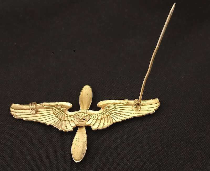 WW2 ARMY AIR FORCE AVIATION CADET CAP BADGE ( TRUART STERLING )    F195