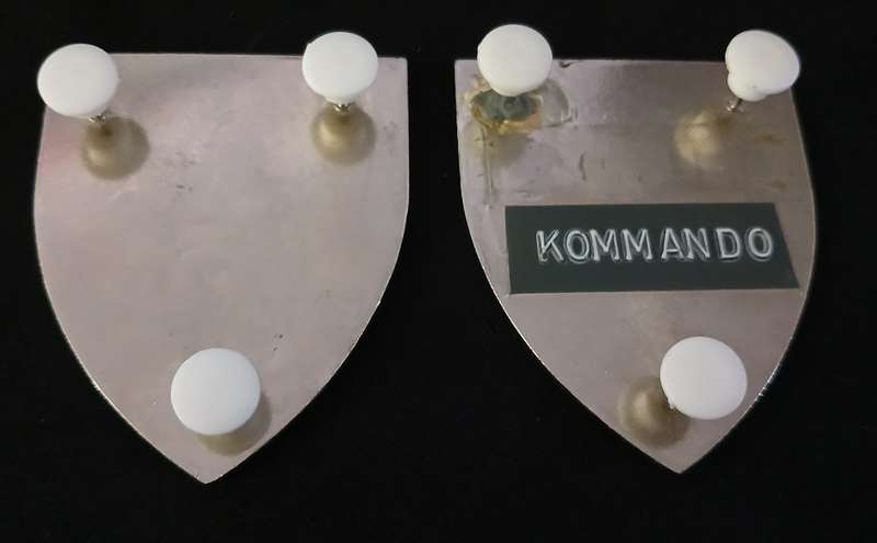 SADF THEUNISSEN COMMANDO SHOULDER FLASHES  ( SCARCE )  Note One Pin Repaired                H59