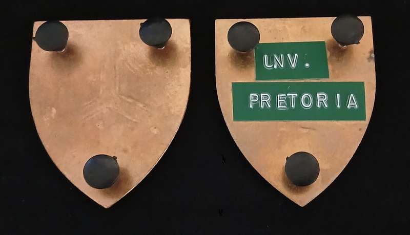 SADF UNIVERSITEIT VAN PRETORIA MILITARY UNIT SHOULDER FLASHES     ` RARE `           H77