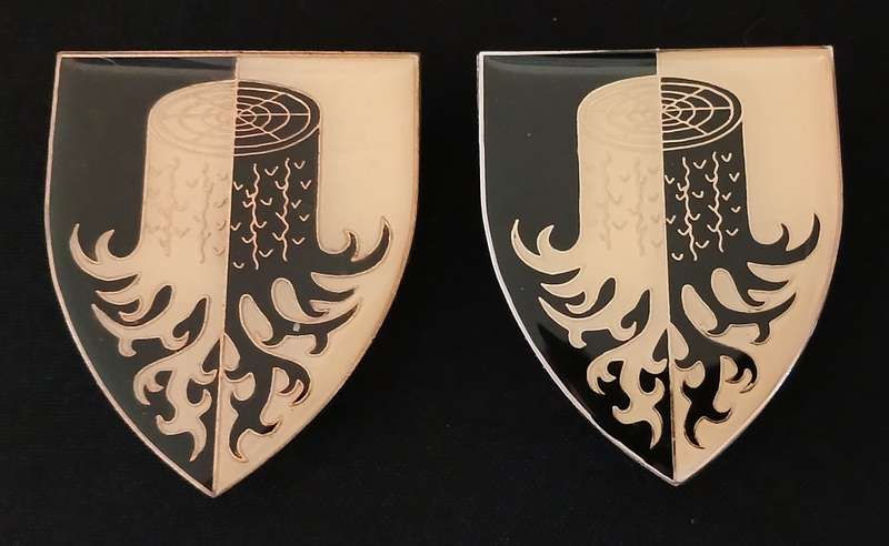 SADF RUSTENBURG COMMANDO SHOULDER FLASHES  ( Note 3 Pins Repaired )              H93