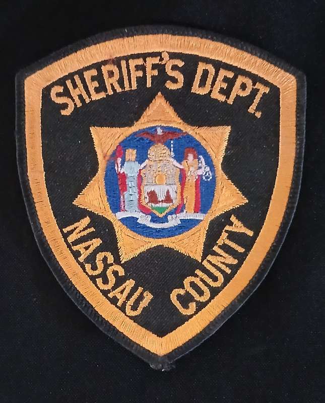 Sheriff`s Dept. NASSAU COUNTY Cloth Badge                          V8