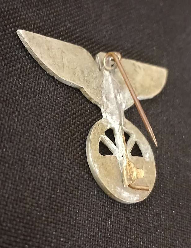 Die Ossewabrandwag Badge        Size: 39mm x 31mm                        V13