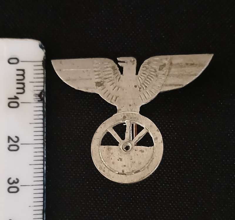Die Ossewabrandwag Badge        Size: 39mm x 31mm                        V13
