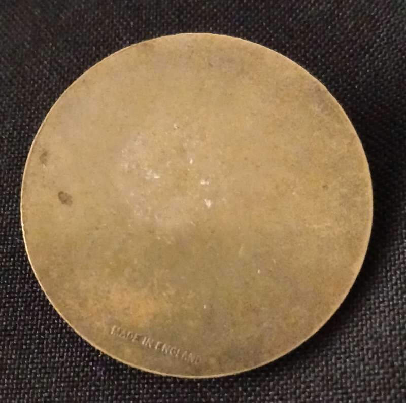 CHARLES DIKENS 1812 - 1870 MEDALLION      ` Made In ENGLAND `           V19
