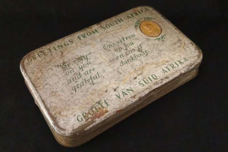 RARE 1940 `GREETINGS FROM SOUTH AFRICA` TIN     V32