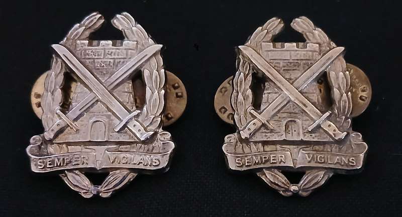 SA. SPECIAL SERVICE CORPS COLLAR / BERET BADGES               V35