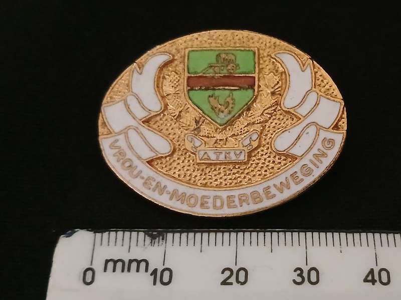 Vintage ATKV Vroue En Moederbeweging Enamel Badge                       V39