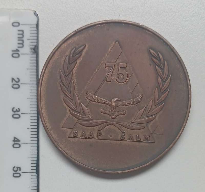 SAAF  -  SALM   SA AIR FORCE 1920 - 1995 SA LUGMAG Medallion           Size: 51mm             V49