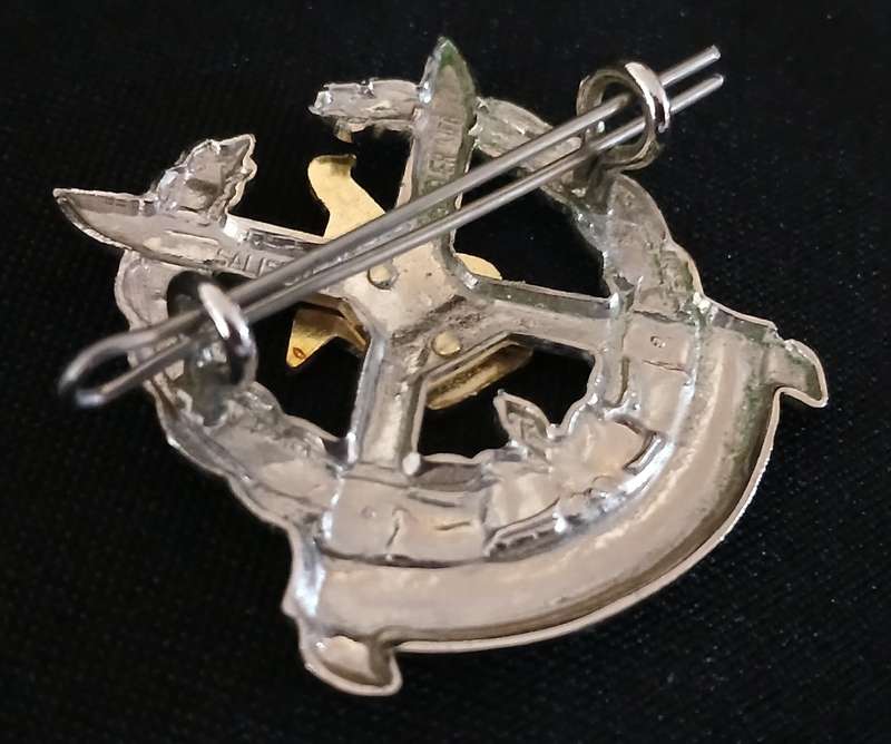 ZIMBABWE ARMY CAP BADGE                    V111