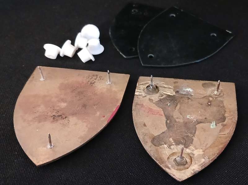 3 Parachute Battalion Shoulder Flashes 1st Issue ( Red Type ) With Backing  (3 Pins Repaired )  V117