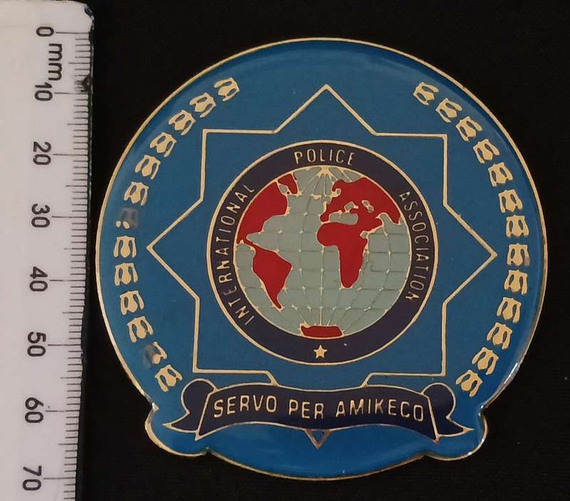 INTERNATIONAL POLICE ASSOCIATION BADGE                               V120