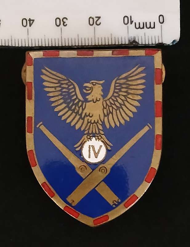 SADF 4 ARTILLERY REGIMENT SHOULDER FLASH      ENAMEL TYPE.  1ST ISSUE        V131