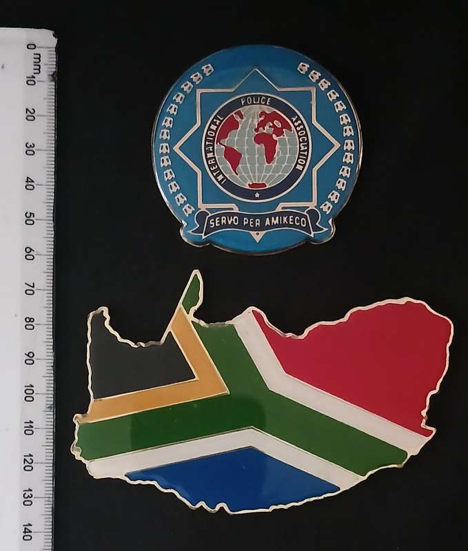 INTERNATIONAL POLICE ASSOCIATION BADGES                               V133