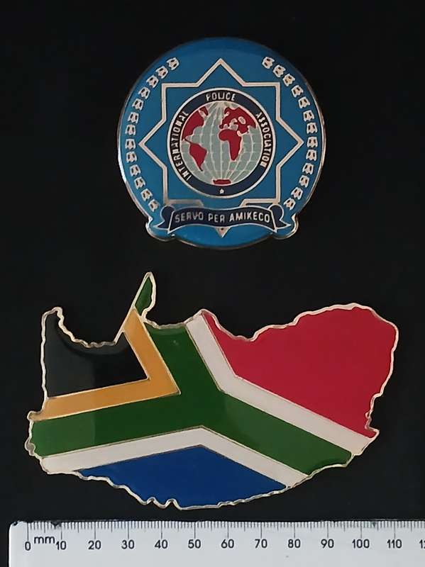 INTERNATIONAL POLICE ASSOCIATION BADGES                               V133