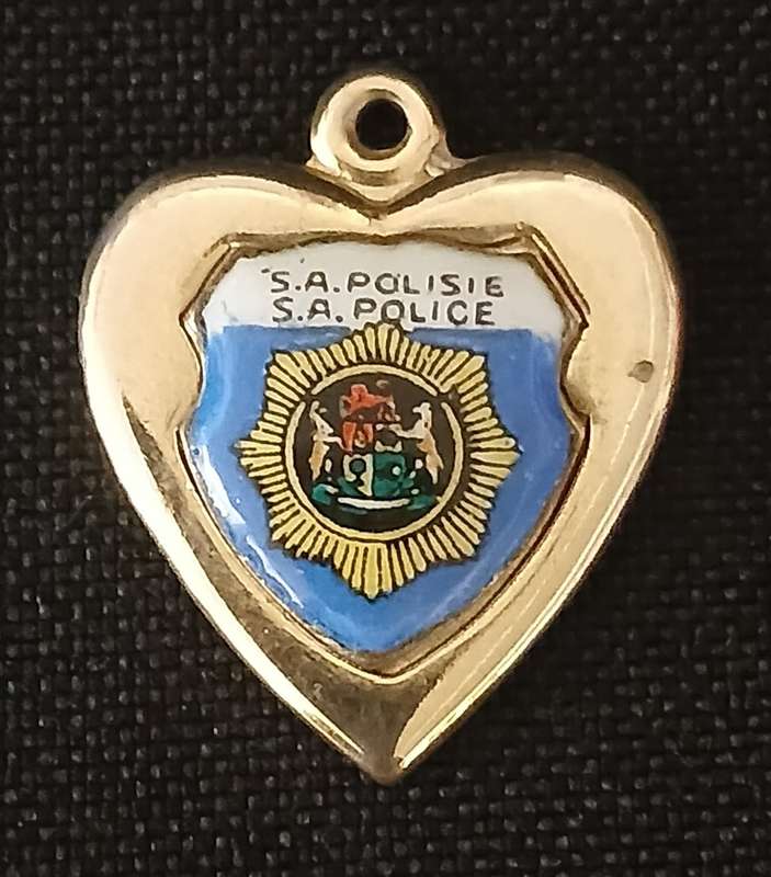 SOUTH AFRICAN POLICE PENDANT                 V134
