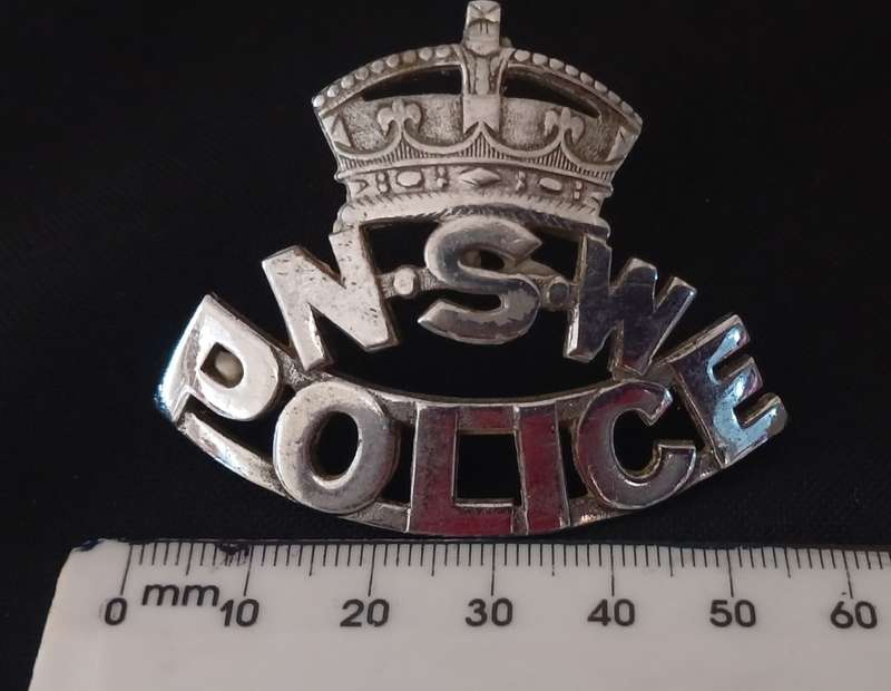NSW POLICE HAT BADGE   ( CRICA 1916 - 1954 )      `` RARE ``             C7