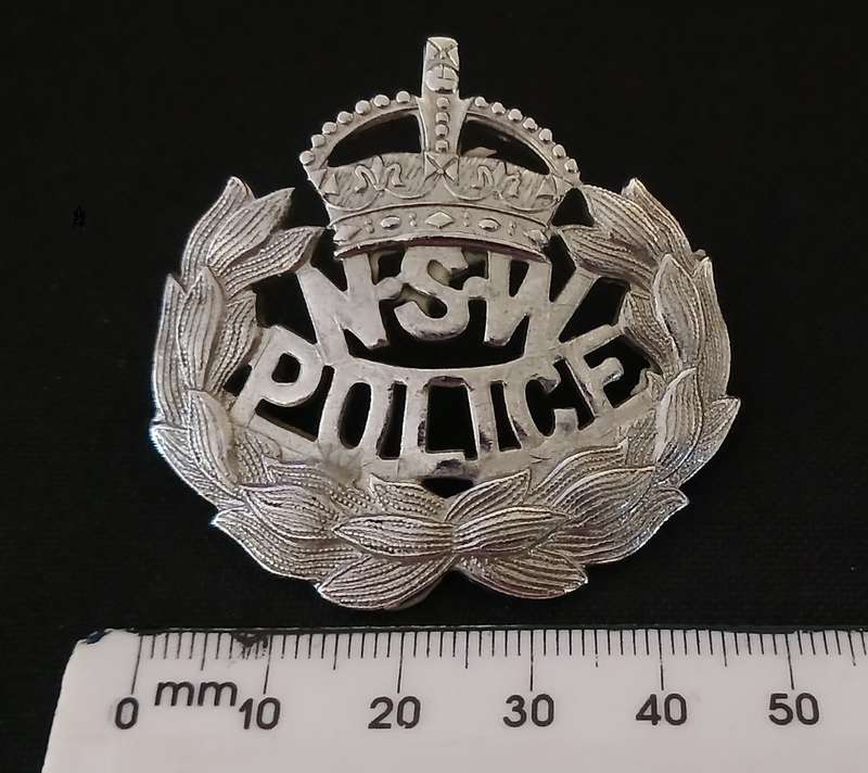 NSW POLICE COMMISSIONED OFFICERS CAP BADGE  ``` RARE ```               C11